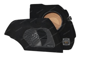 Короб стелс для сабвуфера на Geely Monjaro 2021+ (10", версия 2, в правое крыло, черный карпет, с грилем)